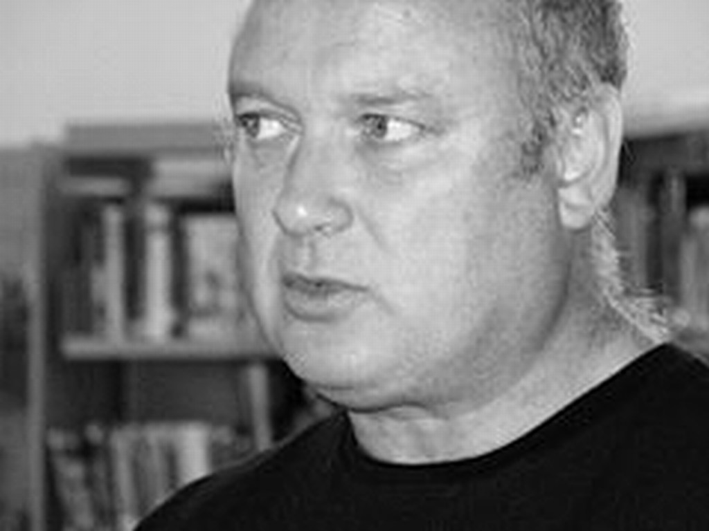 I52480 - Louis de Bernieres-Smart.jpg